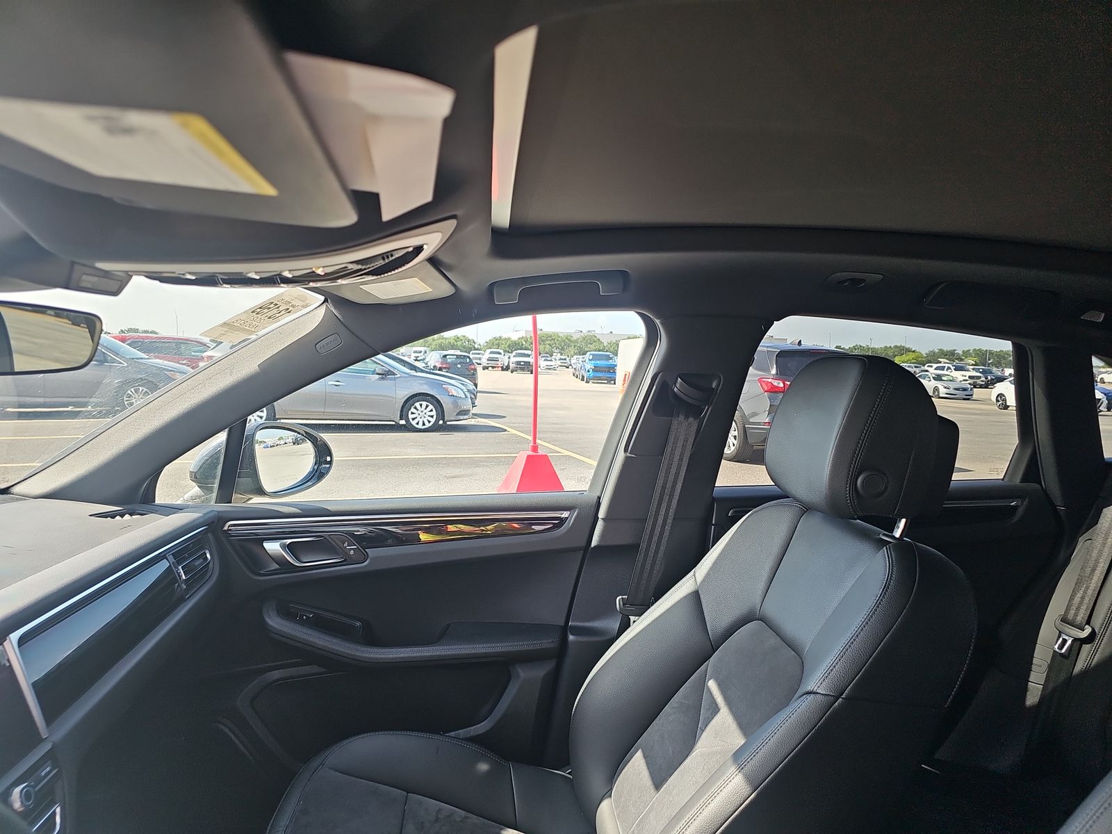 2021 Porsche Macan Base AWD