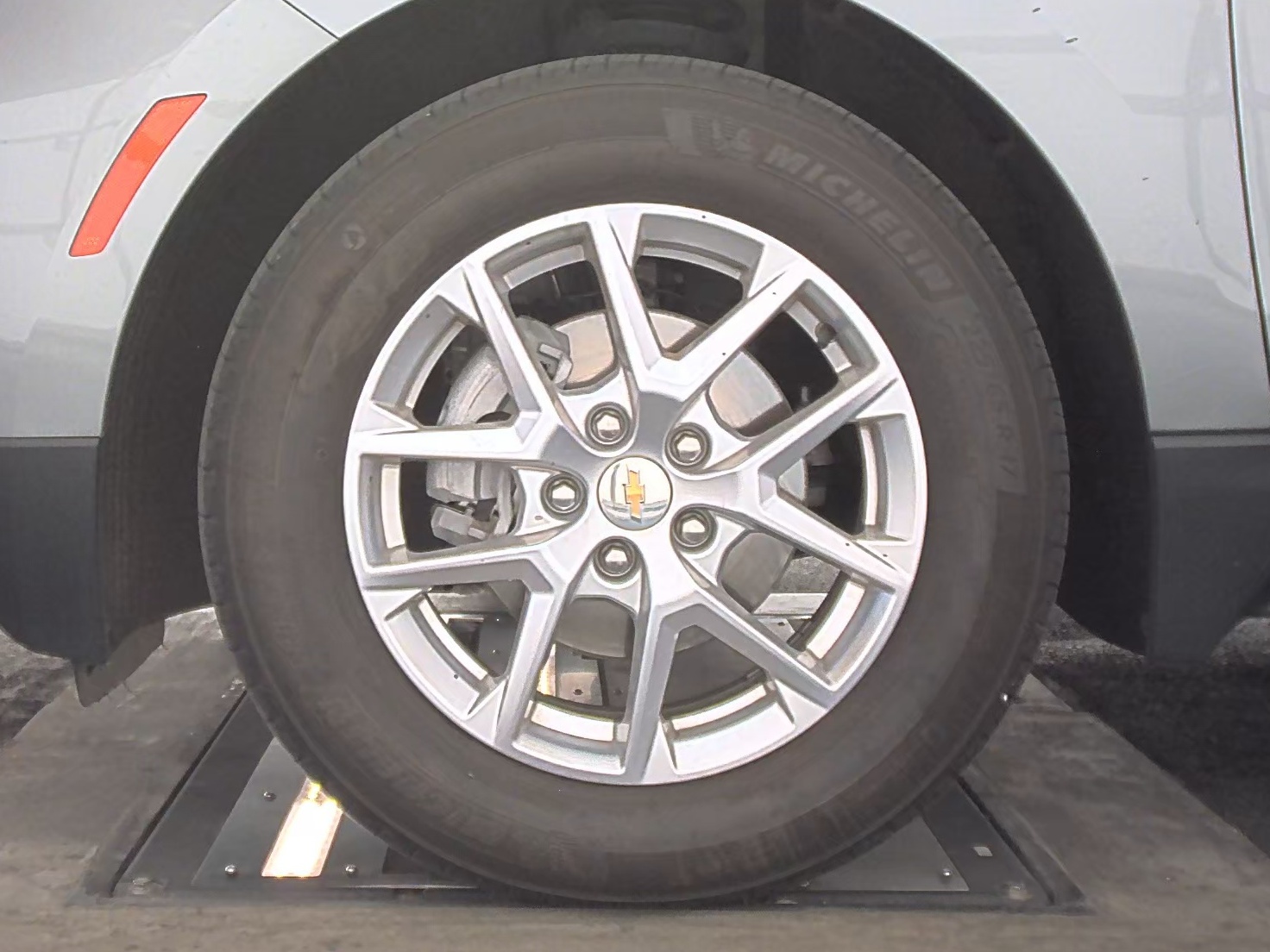 2023 Chevrolet Equinox LS FWD