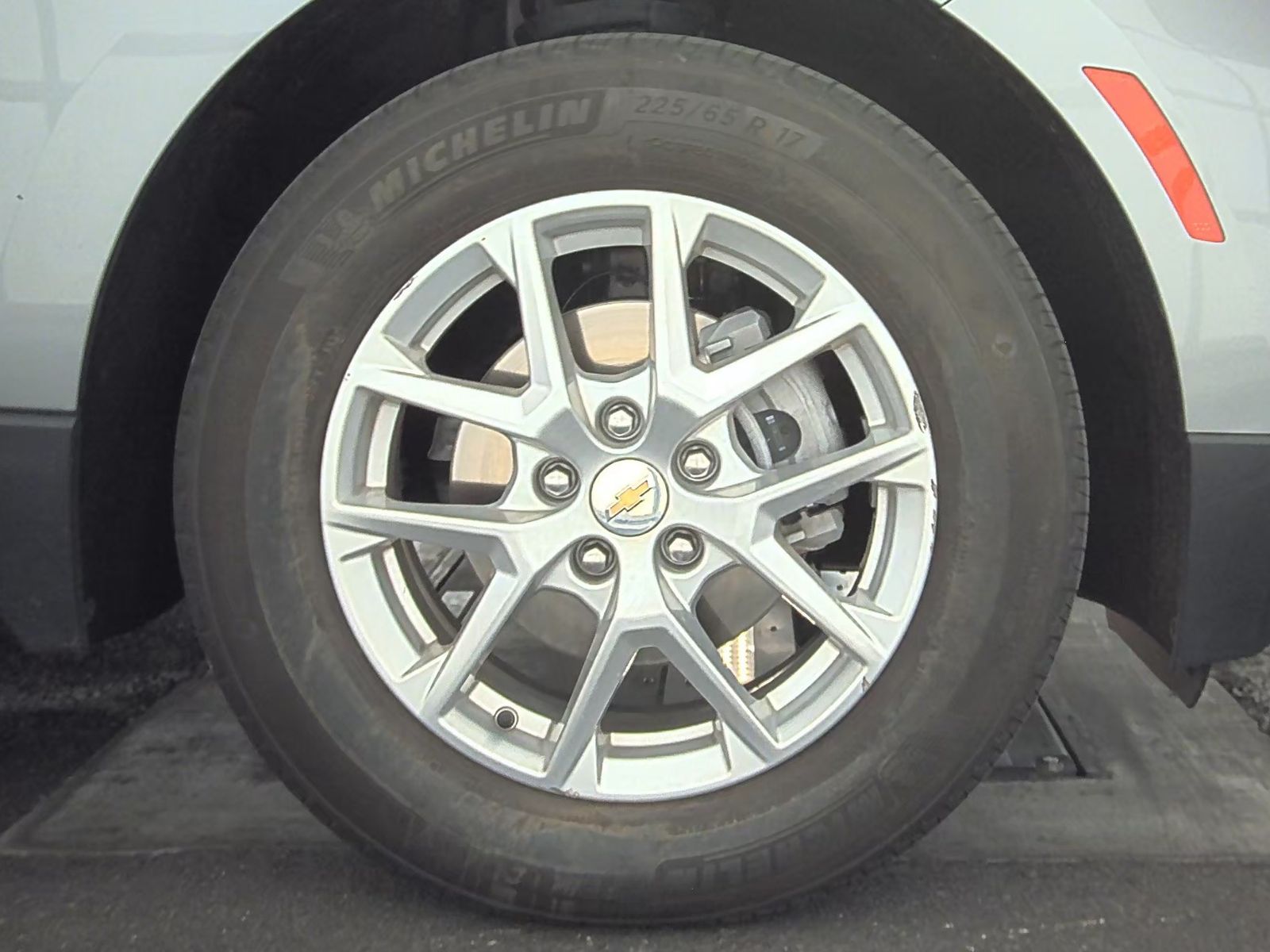 2023 Chevrolet Equinox LS FWD