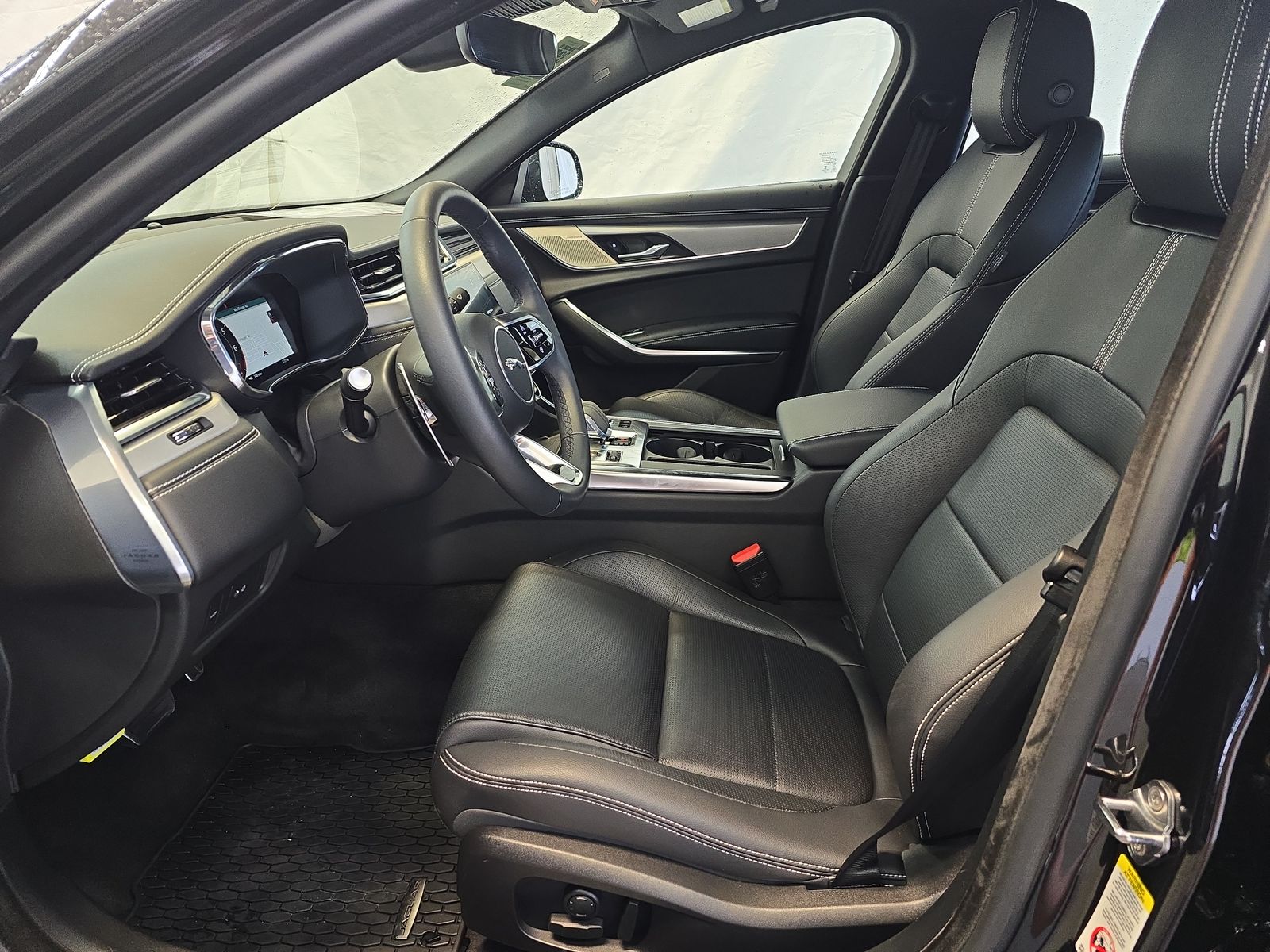 2024 Jaguar XF R-Dynamic SE AWD