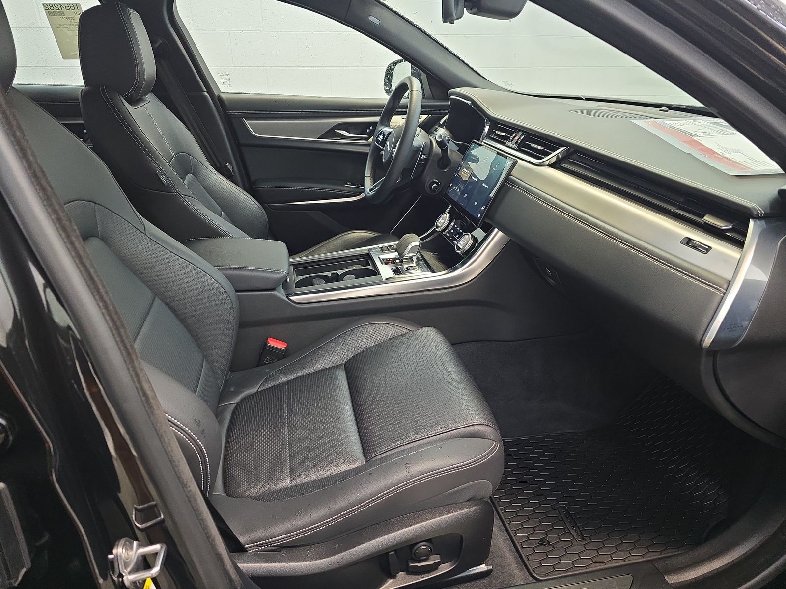 2024 Jaguar XF R-Dynamic SE AWD