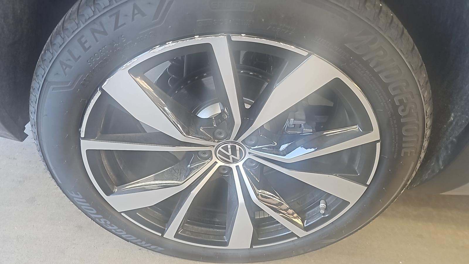 2025 Volkswagen Atlas 2.0T SEL Premium R-Line AWD