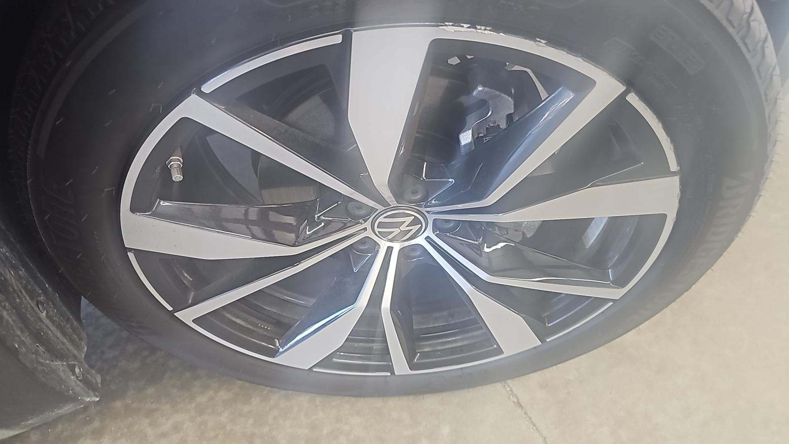 2025 Volkswagen Atlas 2.0T SEL Premium R-Line AWD