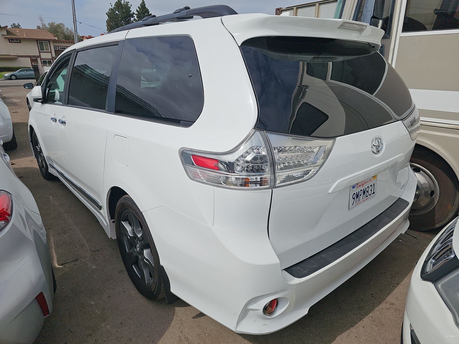 2020 Toyota Sienna SE FWD