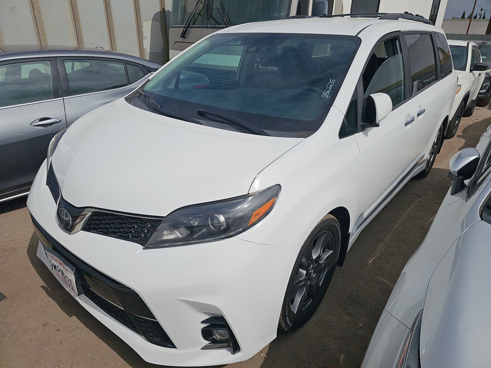 2020 Toyota Sienna SE FWD