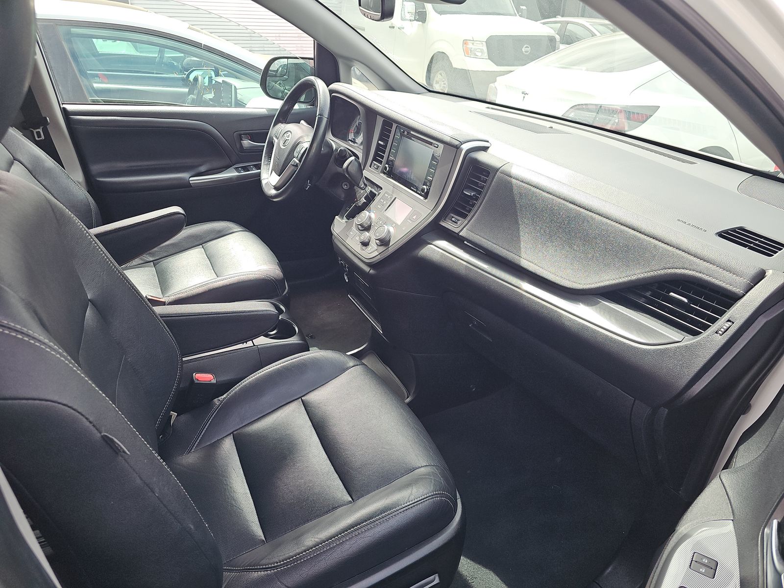 2020 Toyota Sienna SE FWD