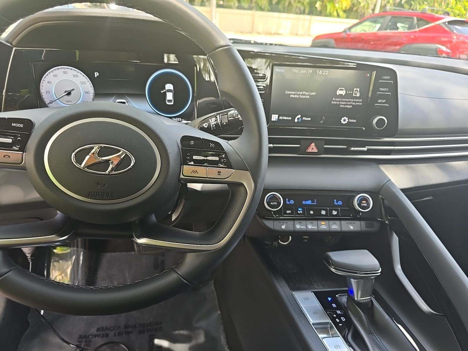 2022 Hyundai Elantra SEL FWD