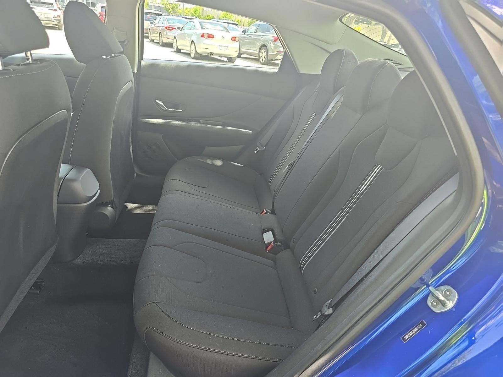 2022 Hyundai Elantra SEL FWD