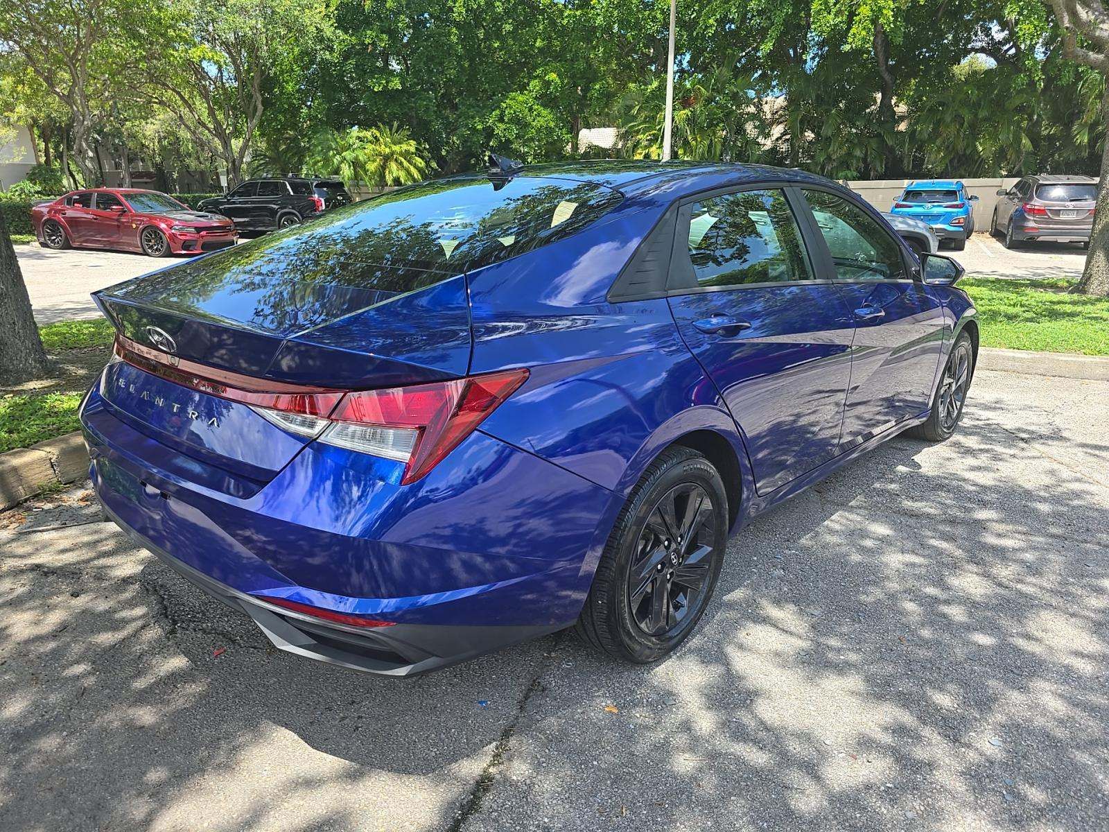 2022 Hyundai Elantra SEL FWD