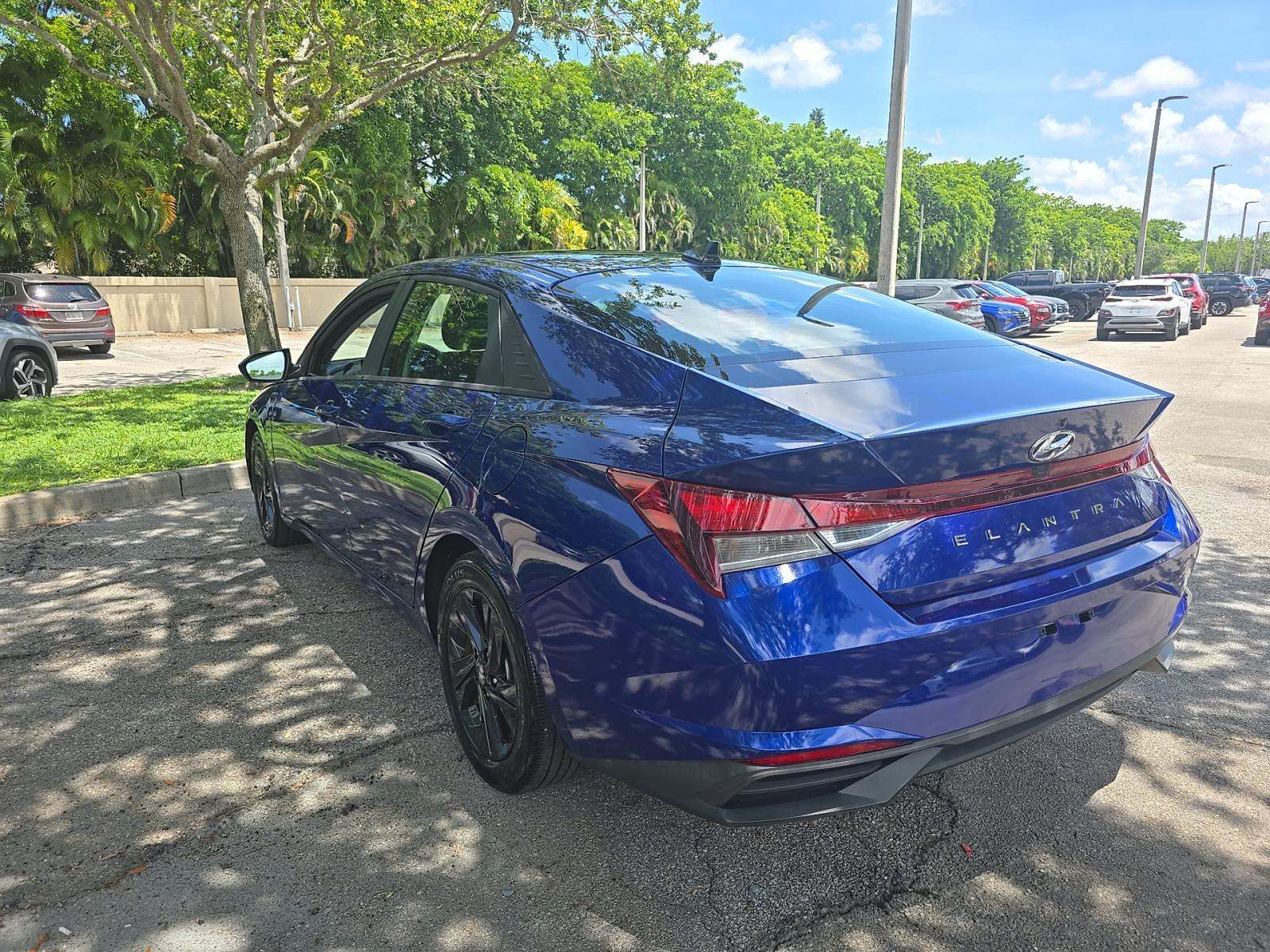 2022 Hyundai Elantra SEL FWD