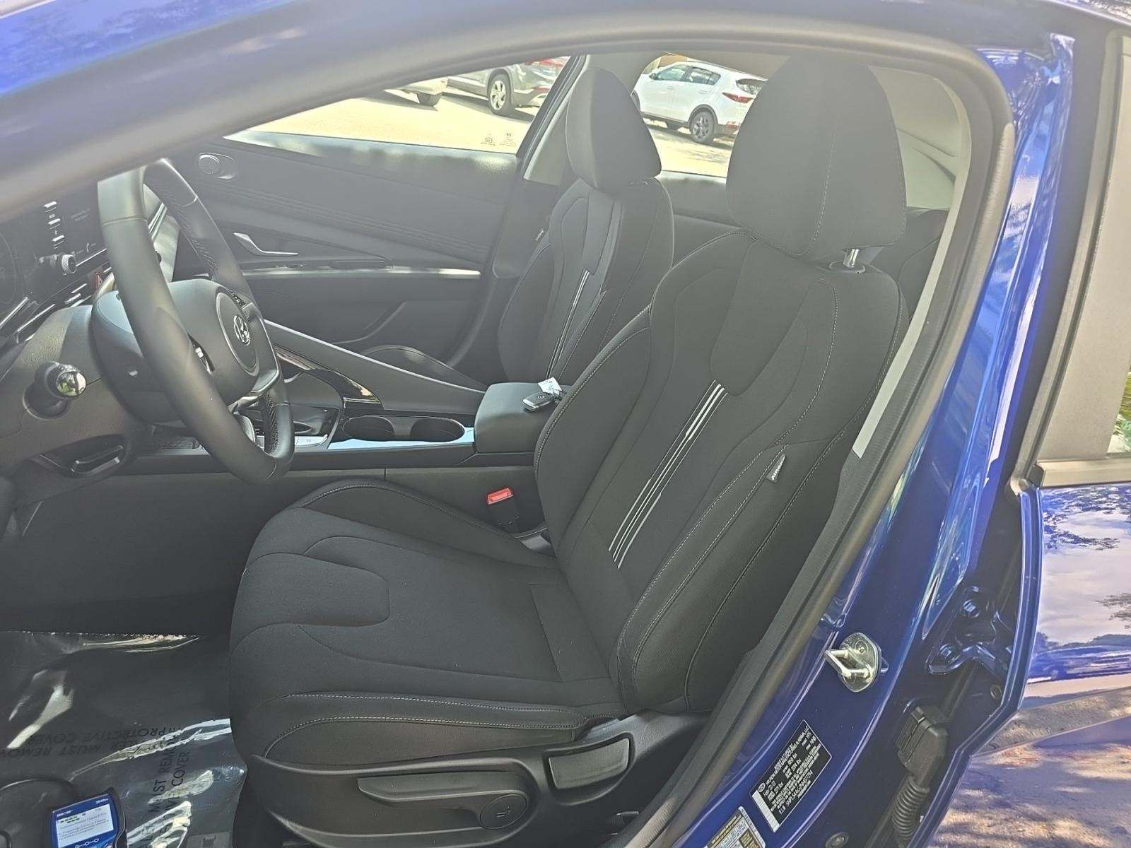 2022 Hyundai Elantra SEL FWD