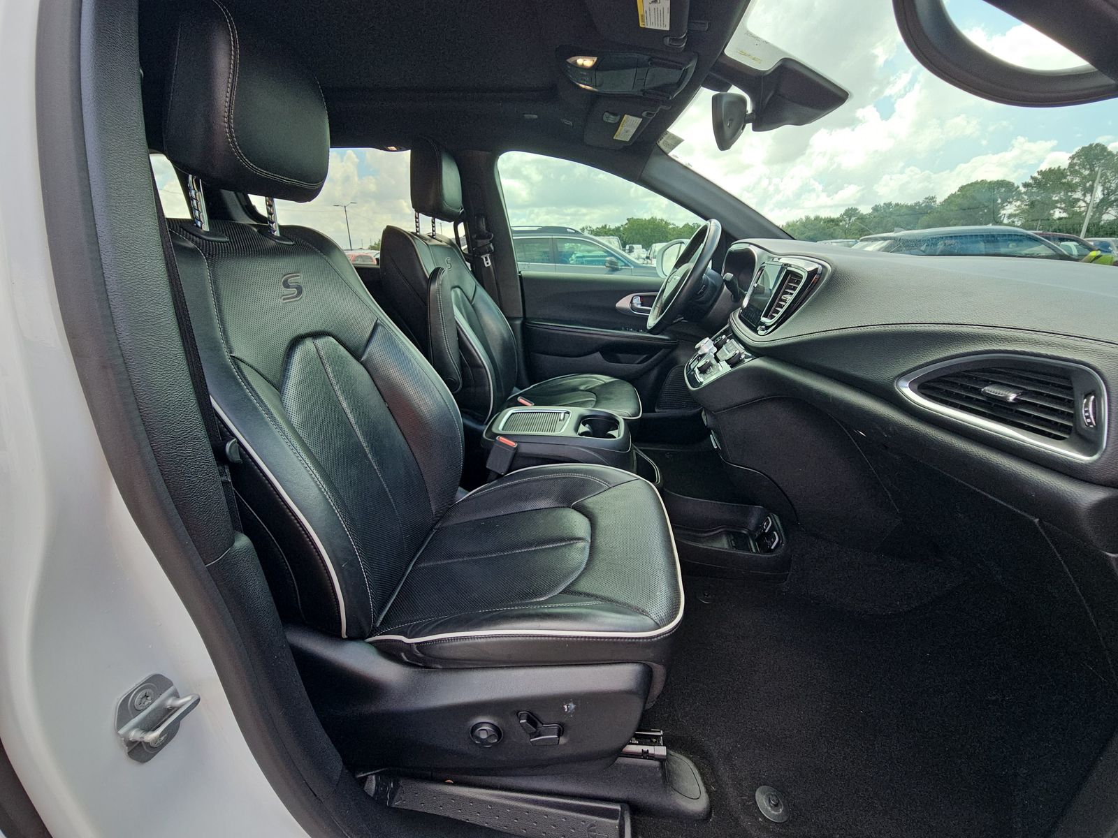 2019 Chrysler Pacifica Limited FWD