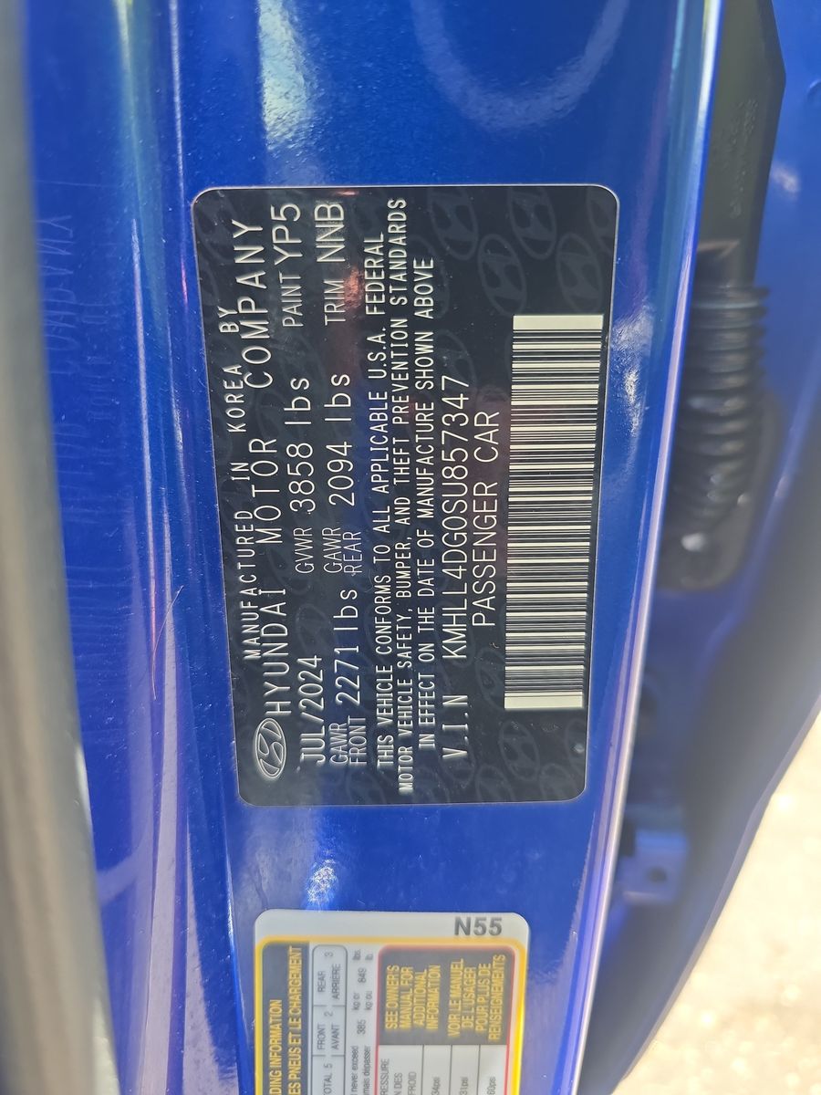 2025 Hyundai Elantra SE FWD