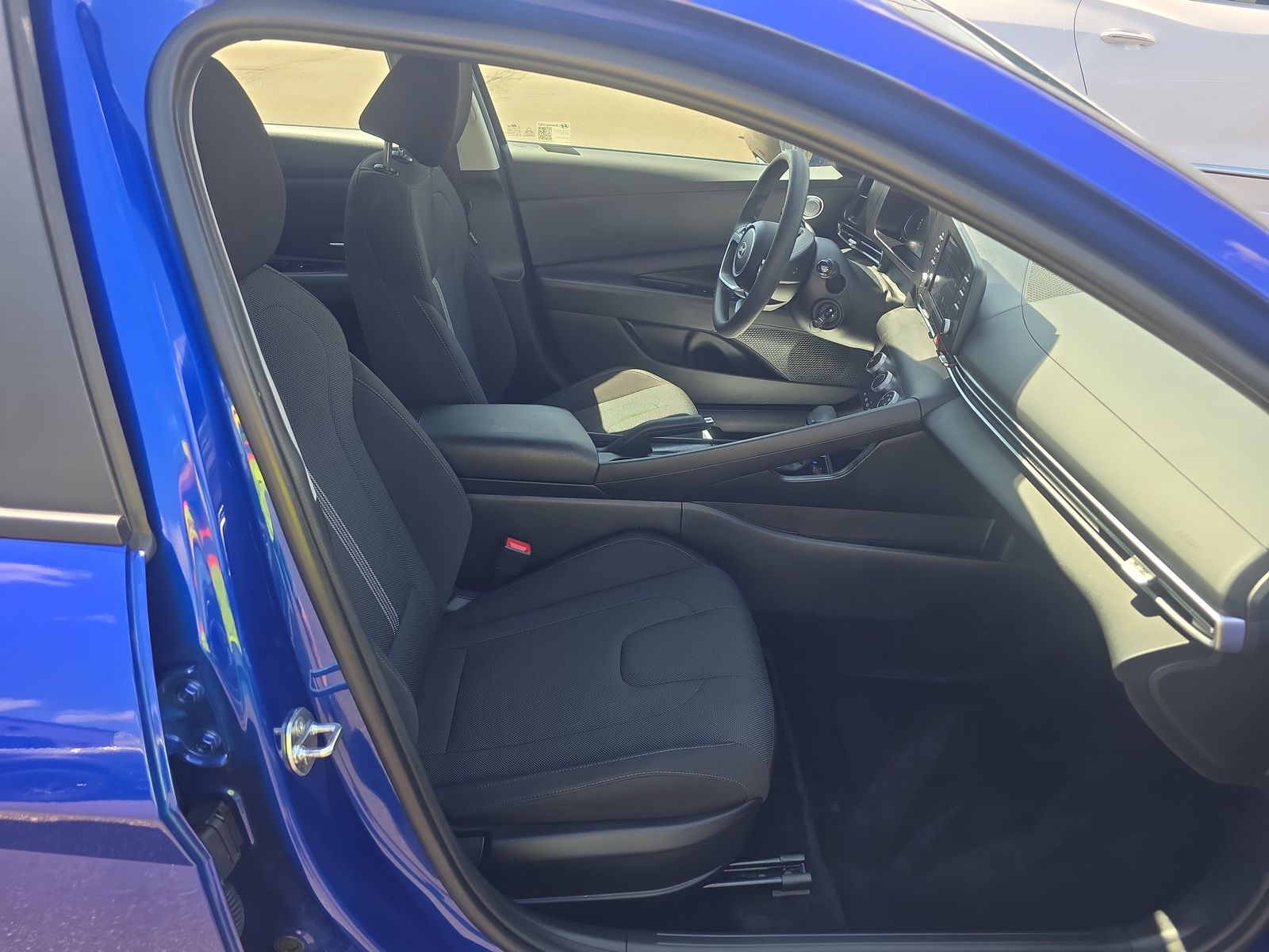 2025 Hyundai Elantra SE FWD