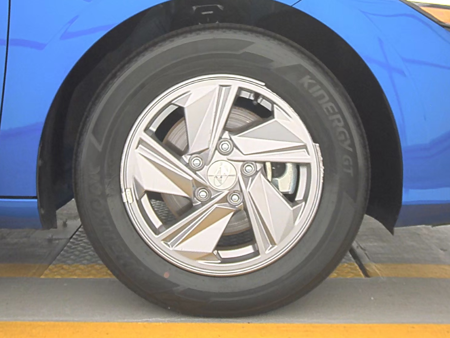 2025 Hyundai Elantra SE FWD
