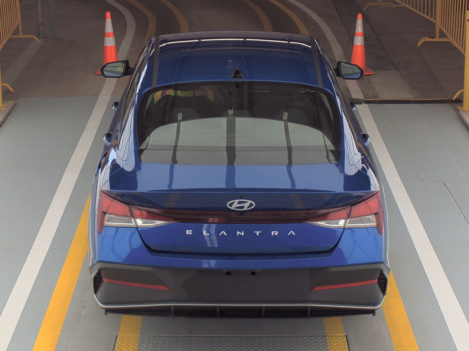 2025 Hyundai Elantra SE FWD