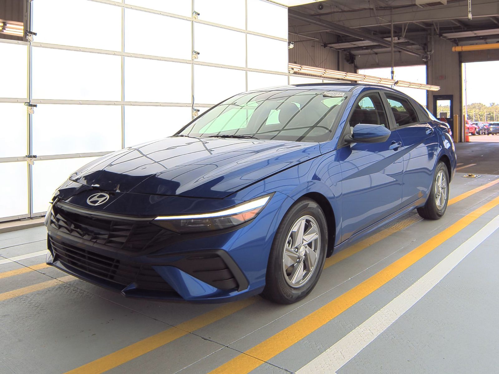 2025 Hyundai Elantra SE FWD