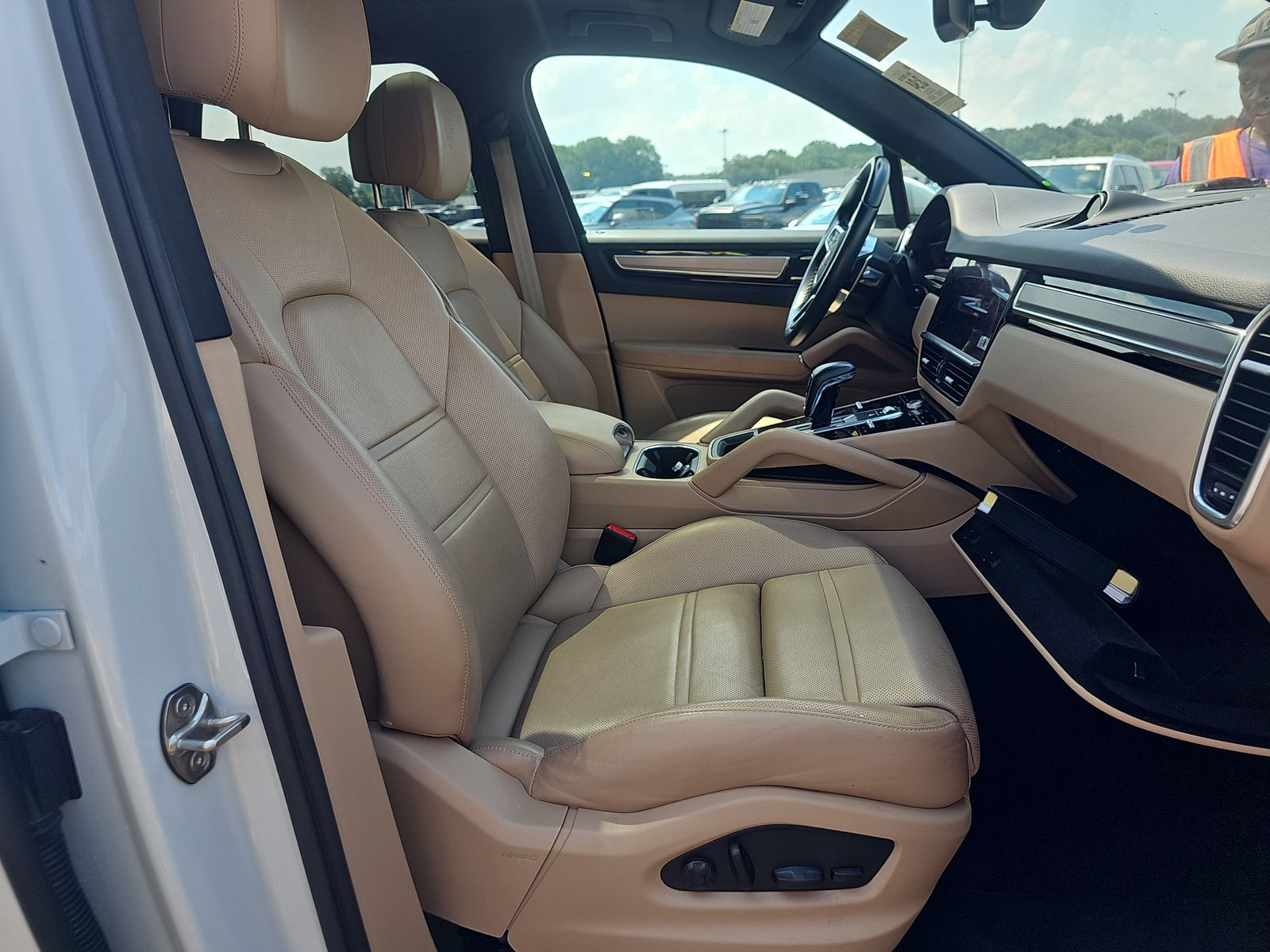 2022 Porsche Cayenne Platinum Edition AWD