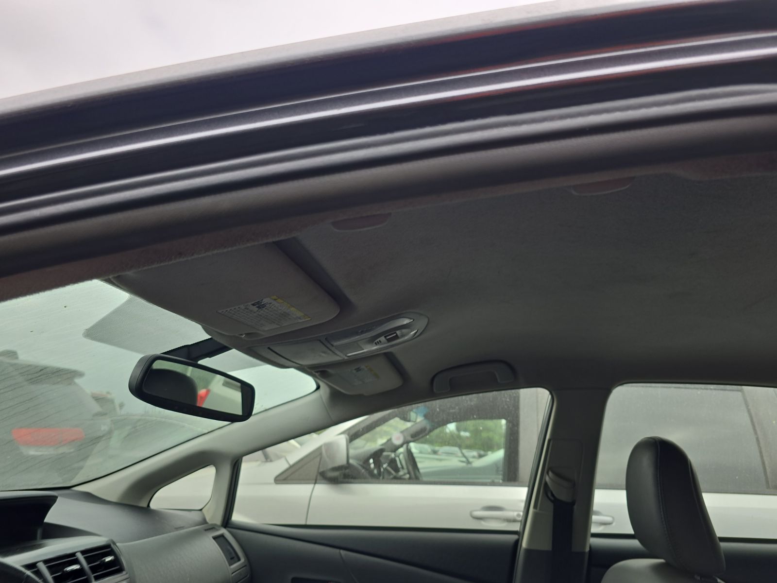 2013 Toyota Prius v Five FWD