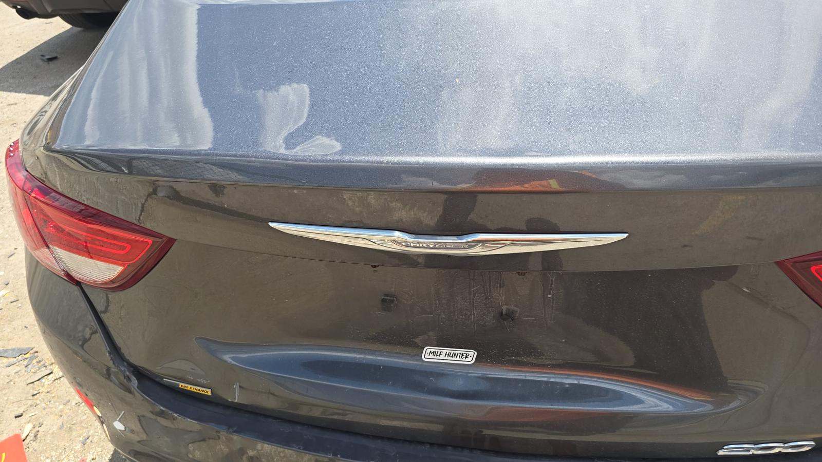 2016 Chrysler 200 Limited FWD