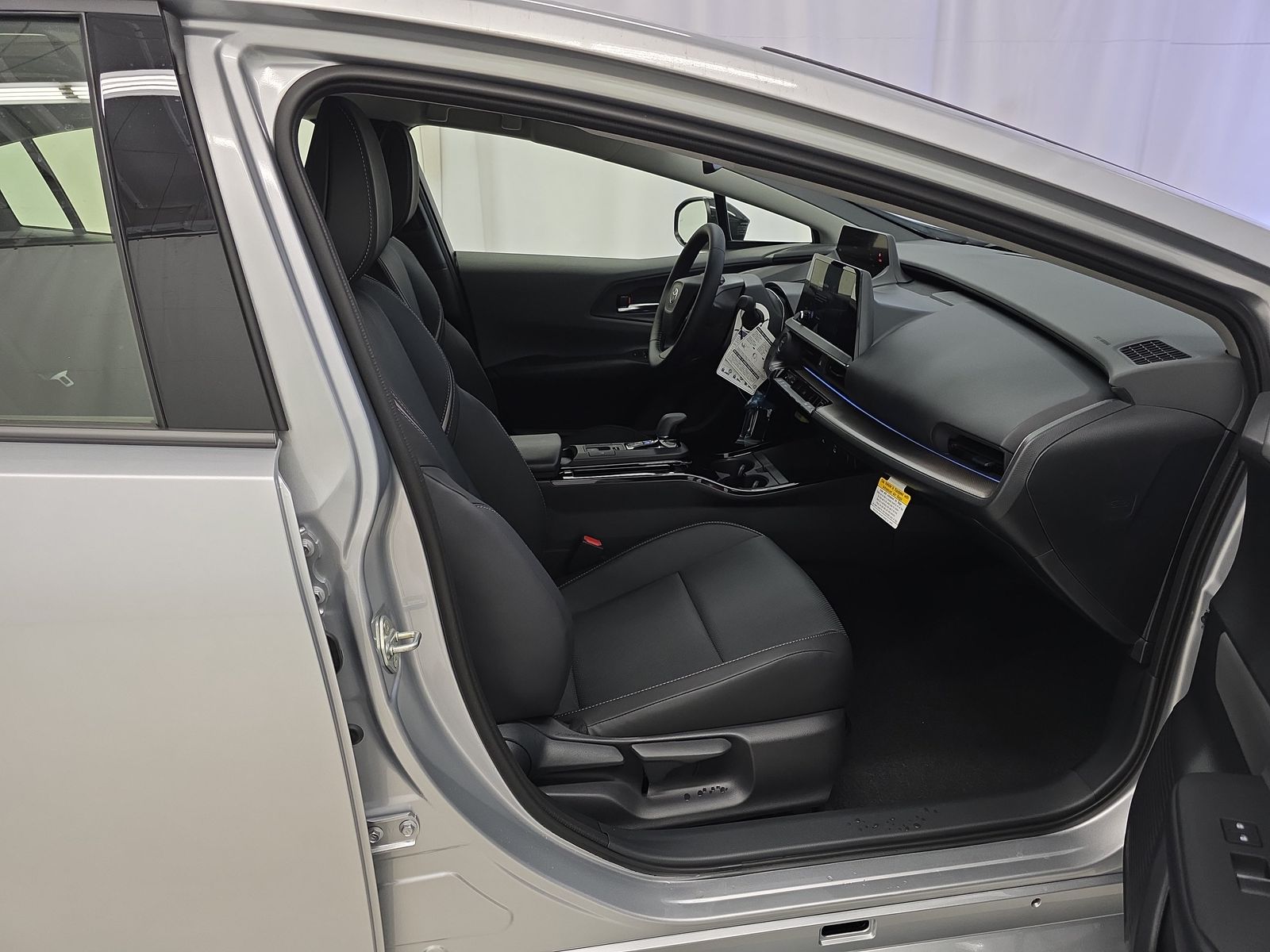 2025 Toyota Prius XLE AWD