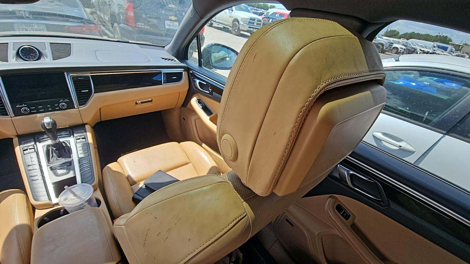 2018 Porsche Macan Base AWD