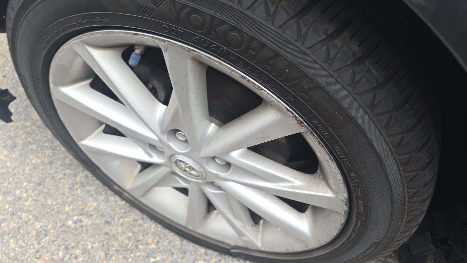 2013 Toyota Prius v Five FWD