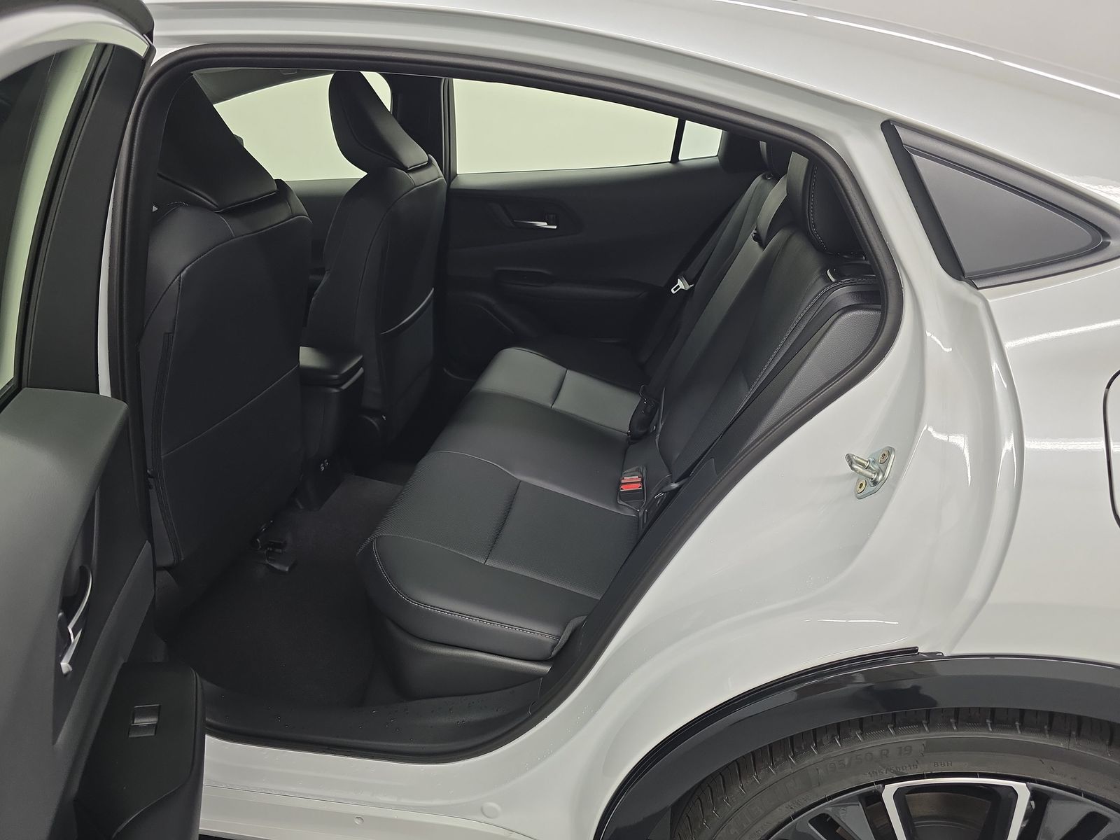 2025 Toyota Prius XLE FWD