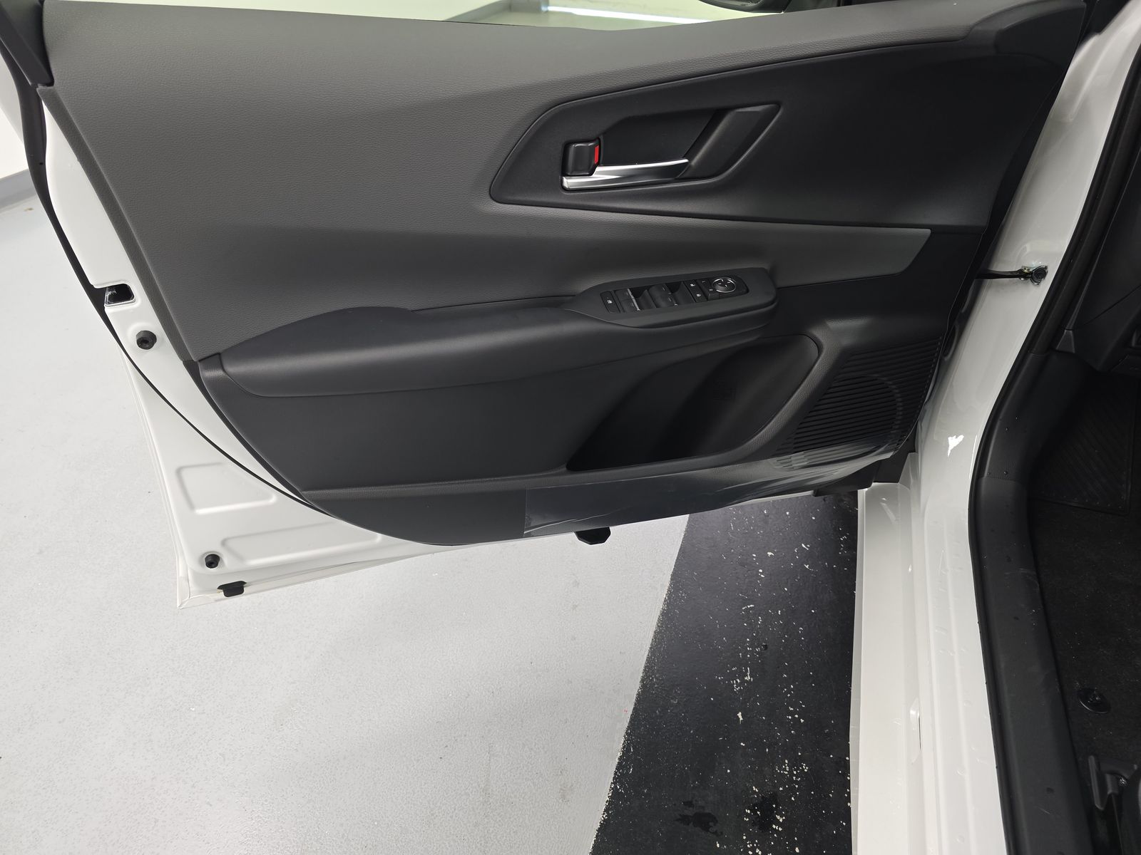 2025 Toyota Prius XLE FWD