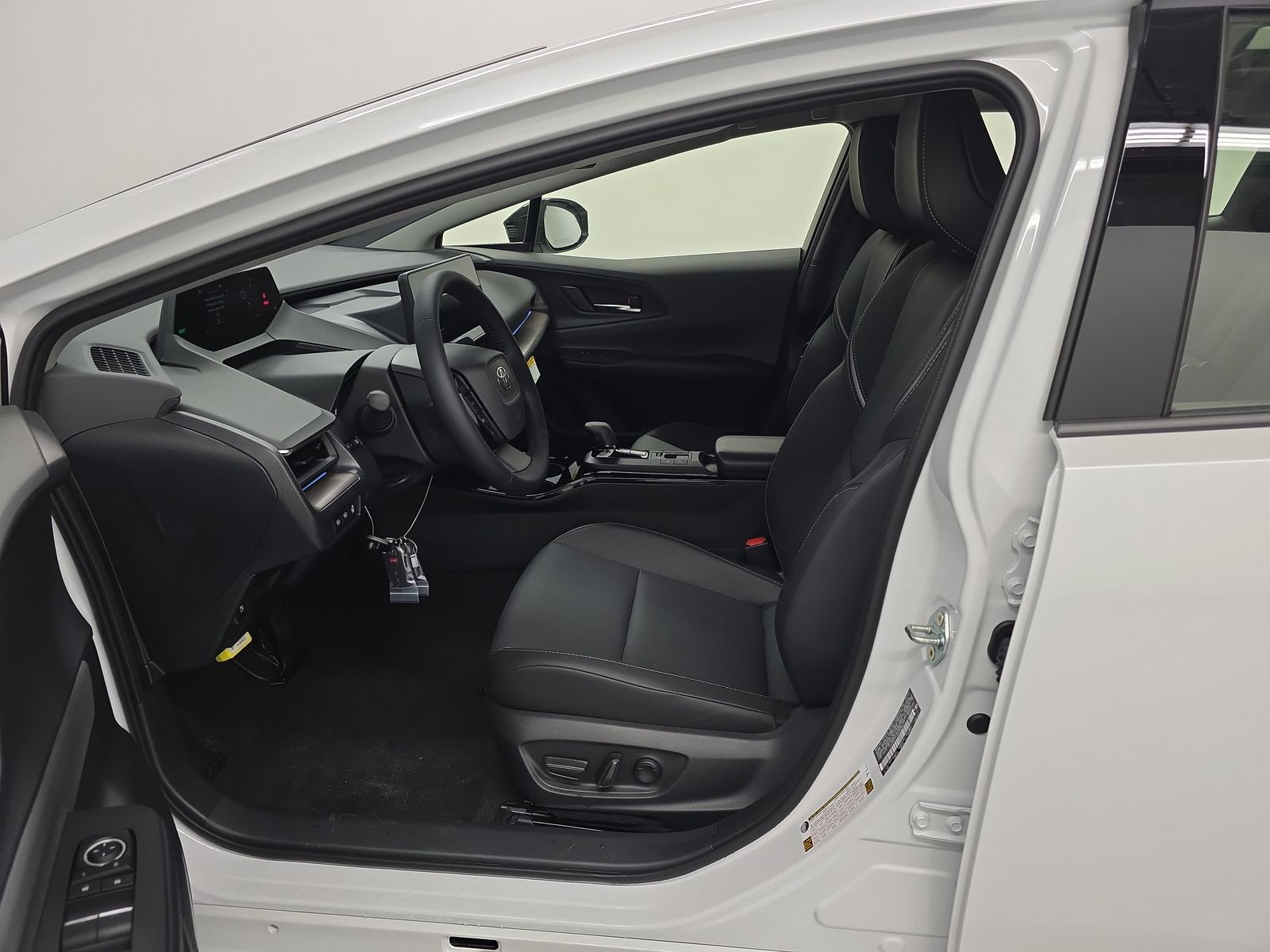 2025 Toyota Prius XLE FWD