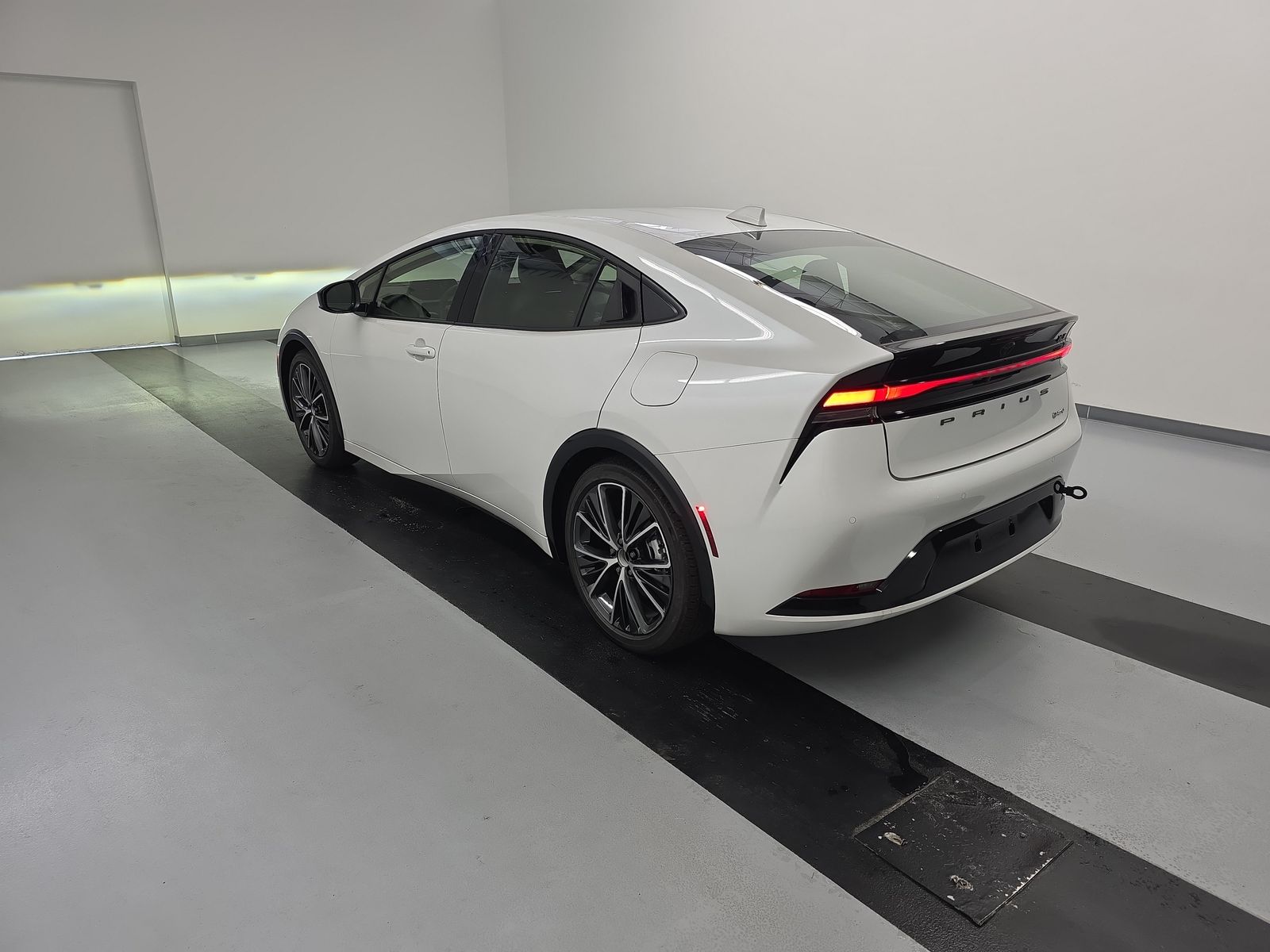 2025 Toyota Prius XLE FWD