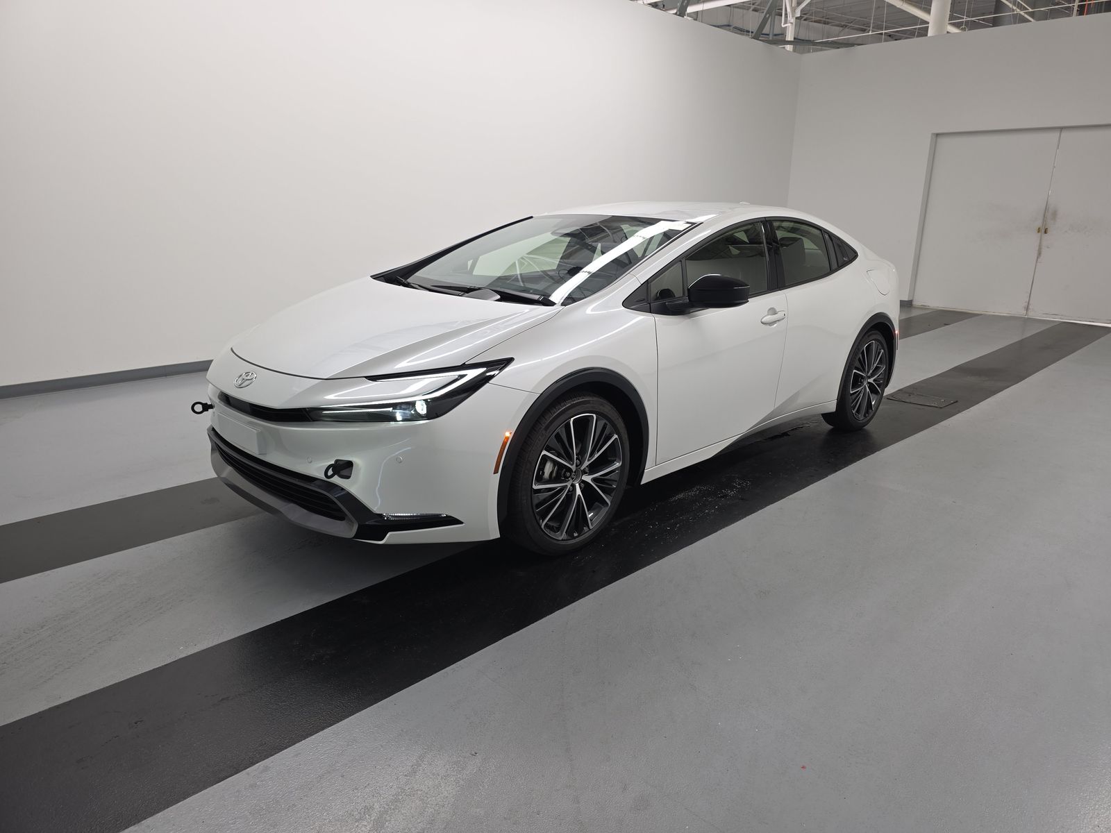 2025 Toyota Prius XLE FWD