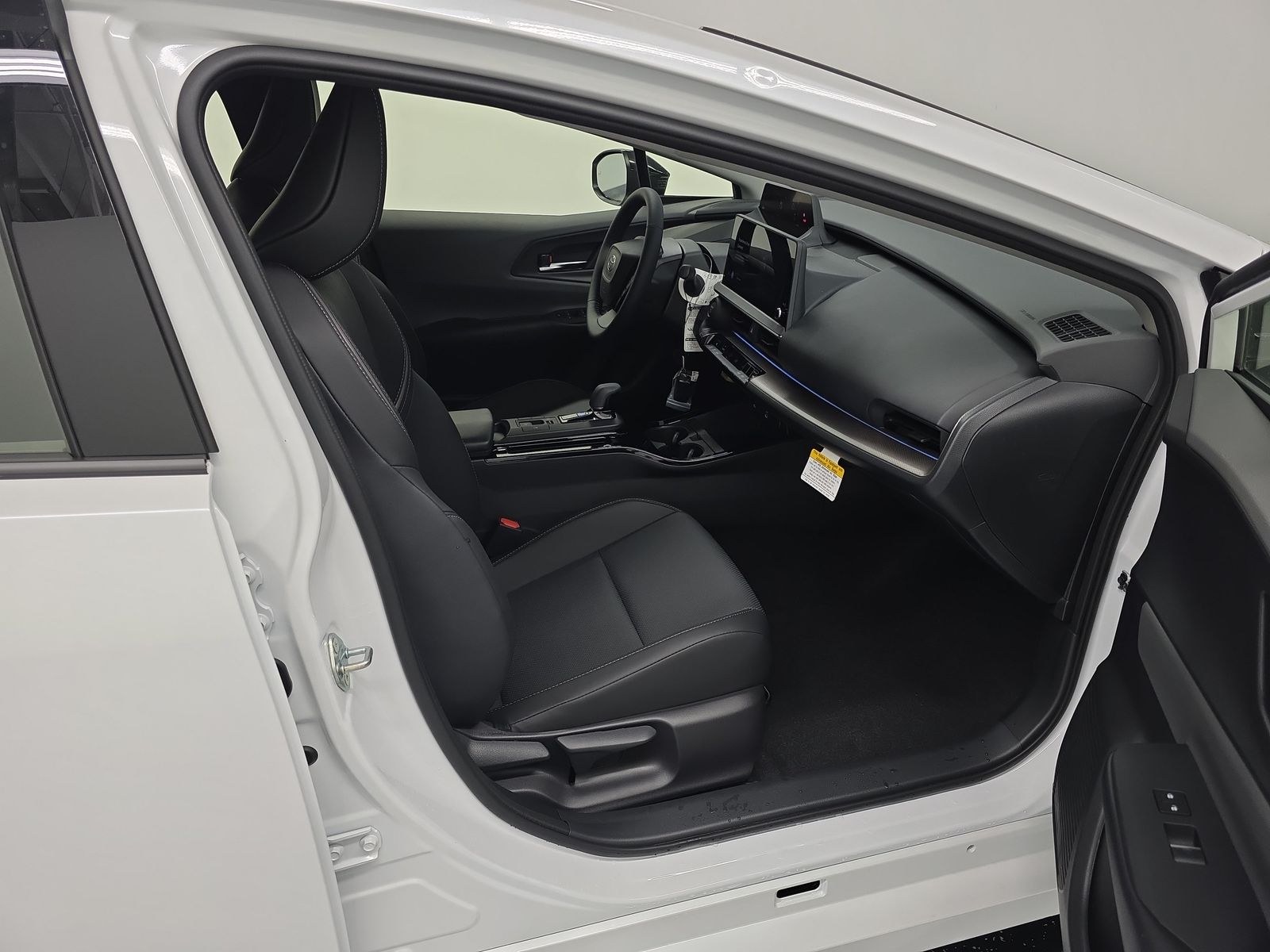 2025 Toyota Prius XLE FWD