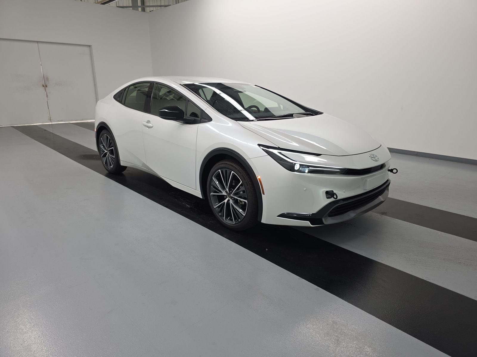 2025 Toyota Prius XLE FWD