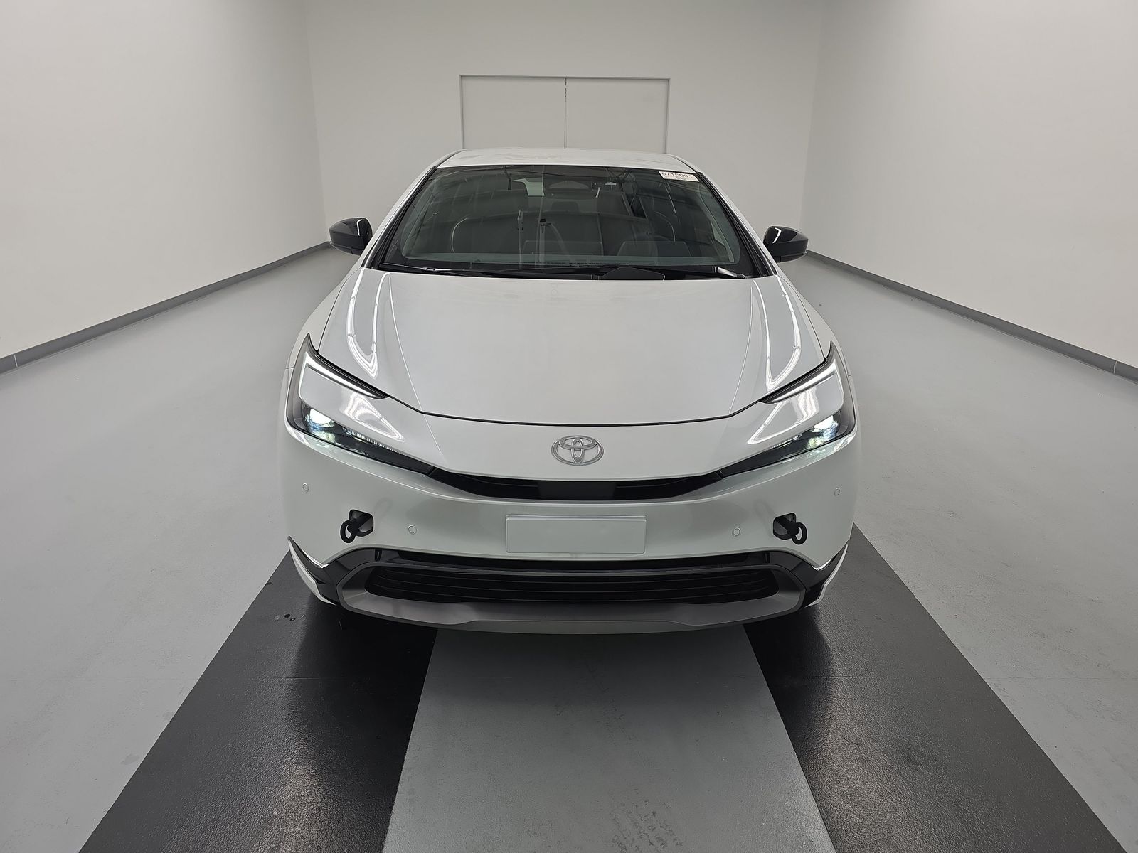 2025 Toyota Prius XLE FWD