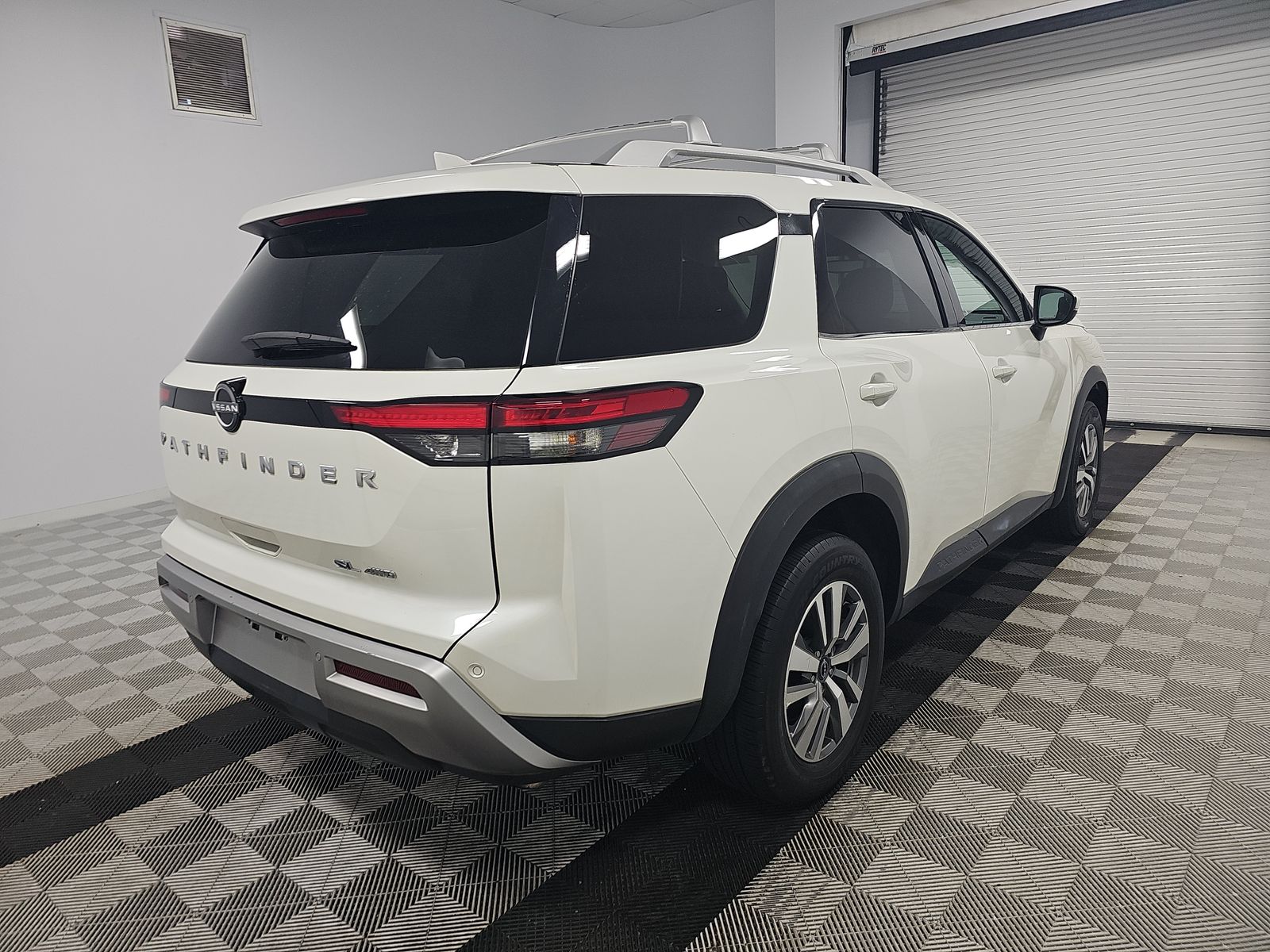2023 Nissan Pathfinder SL AWD