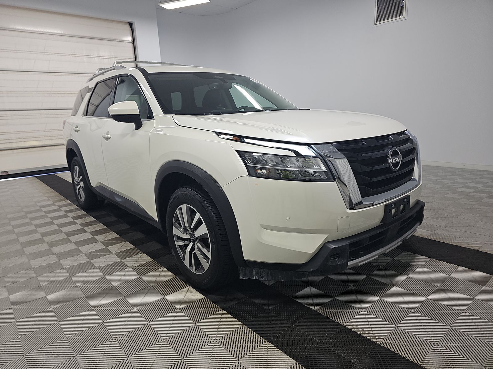 2023 Nissan Pathfinder SL AWD
