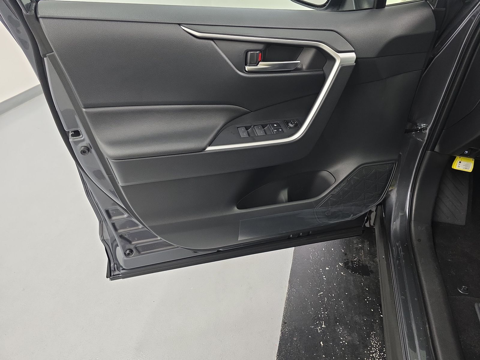 2025 Toyota RAV4 Plug-In Hybrid SE AWD