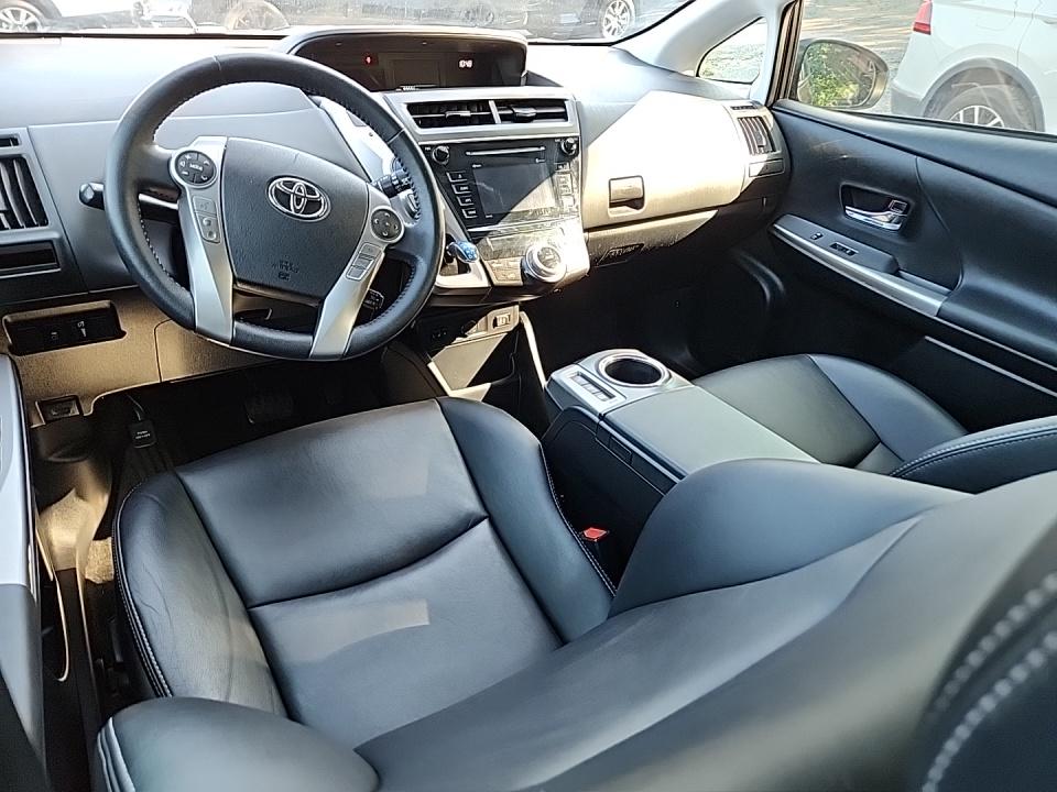 2017 Toyota Prius v Four FWD