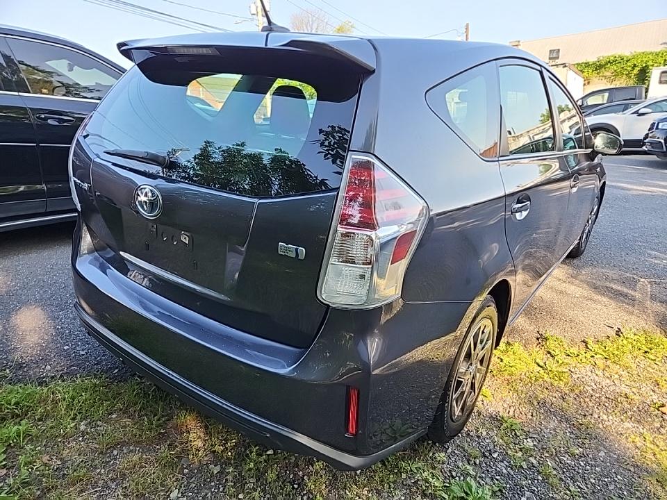 2017 Toyota Prius v Four FWD