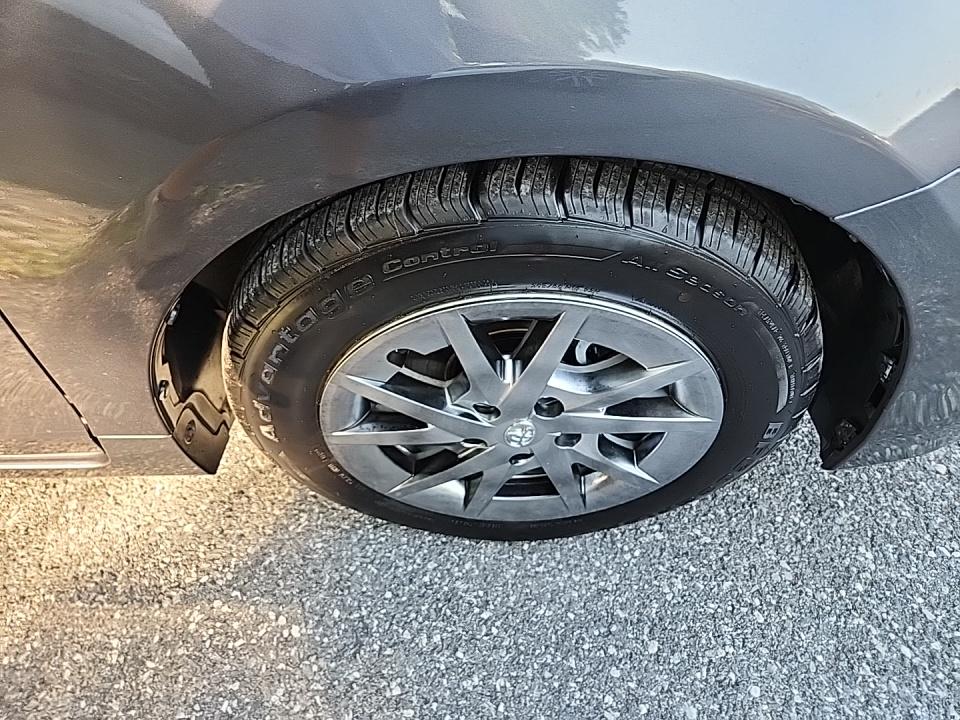 2017 Toyota Prius v Four FWD