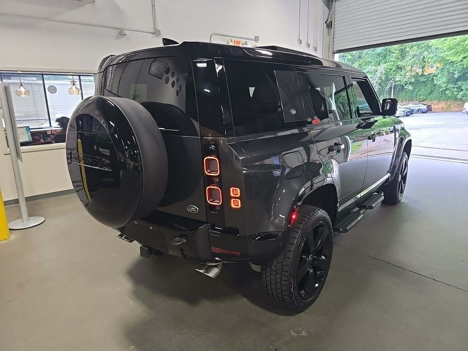 2023 Land Rover Defender V8 AWD