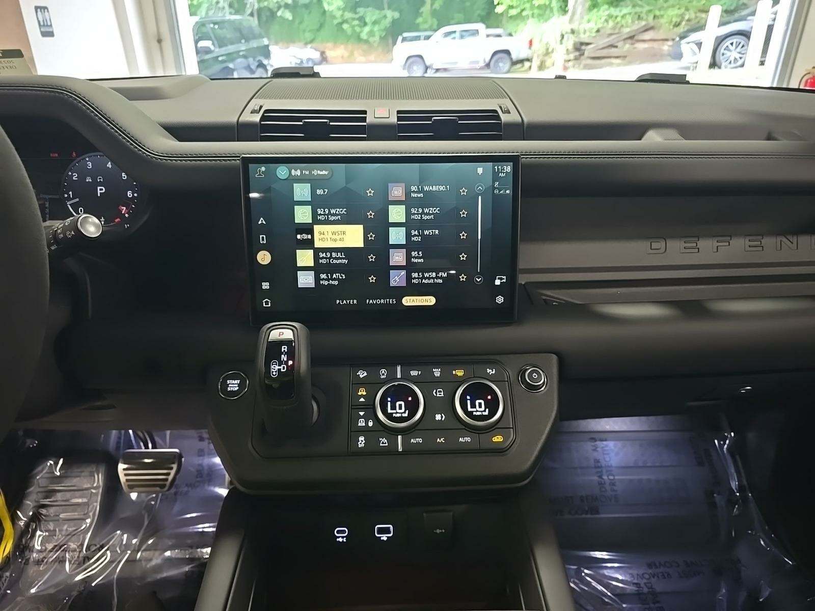 2023 Land Rover Defender V8 AWD