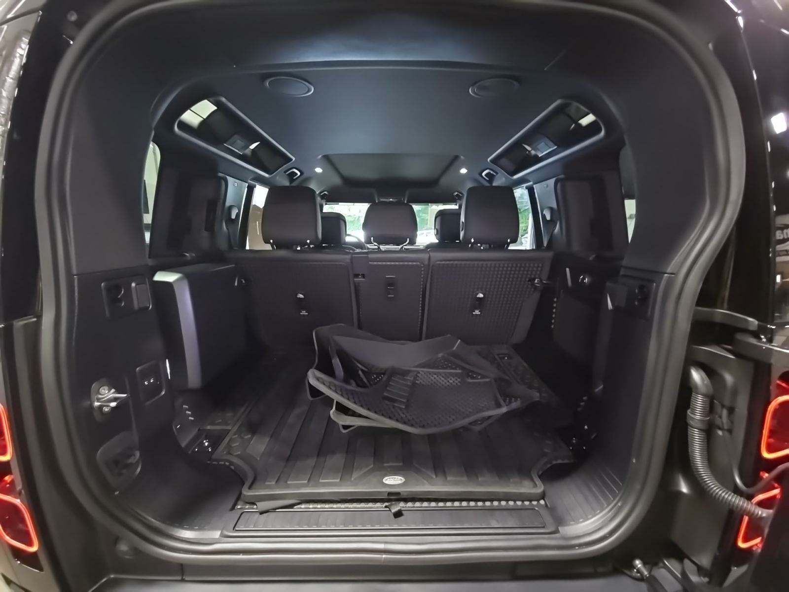 2023 Land Rover Defender V8 AWD