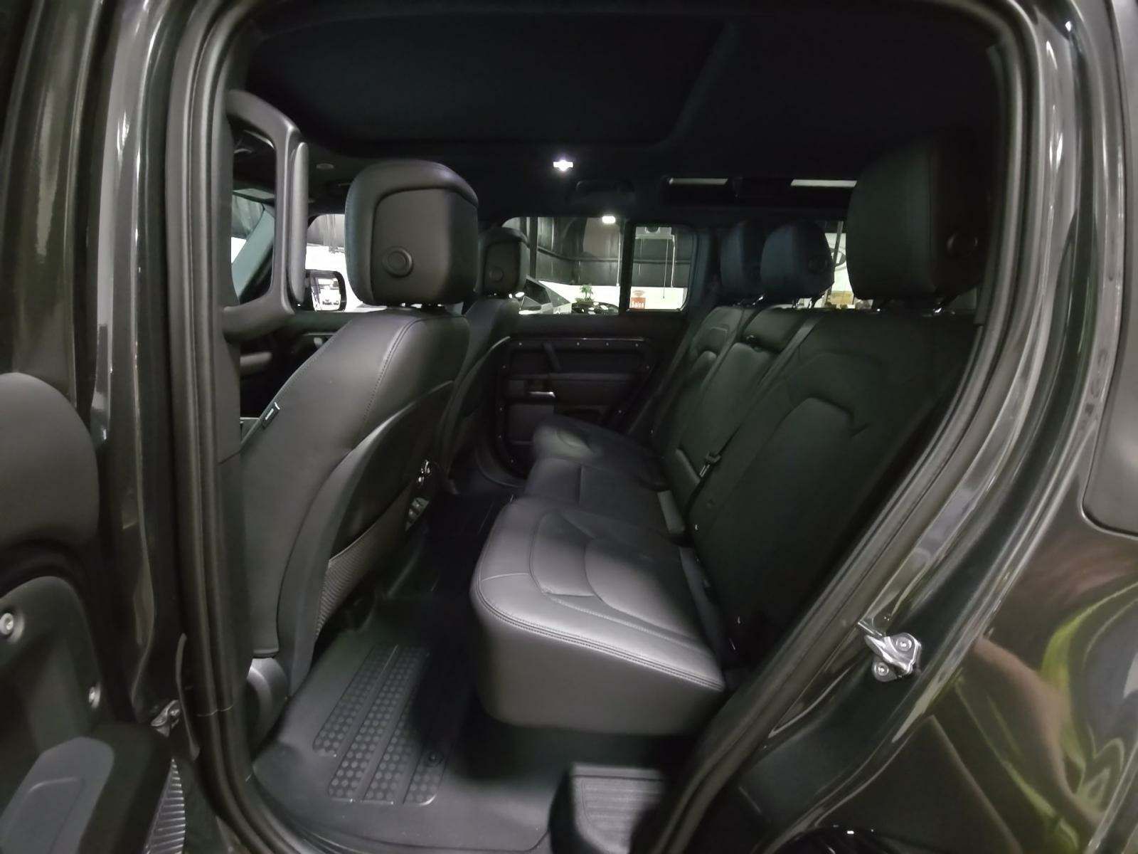 2023 Land Rover Defender V8 AWD