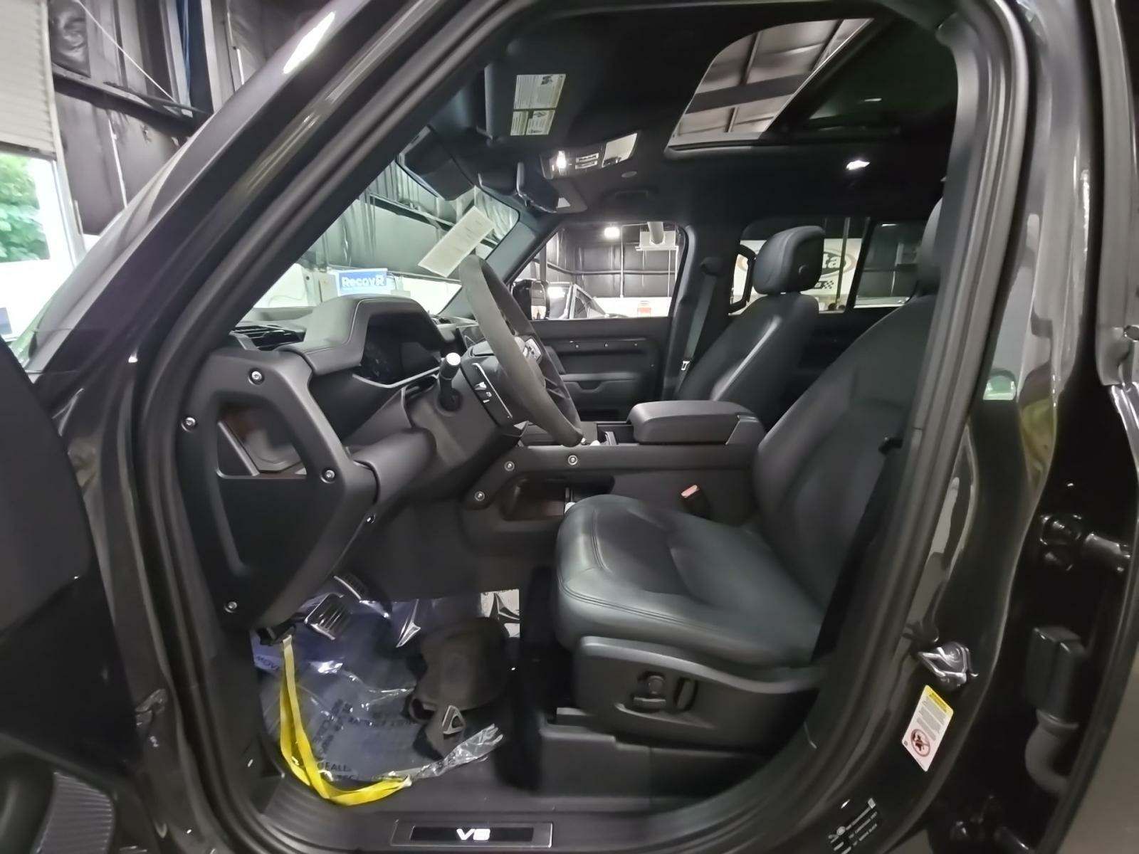 2023 Land Rover Defender V8 AWD