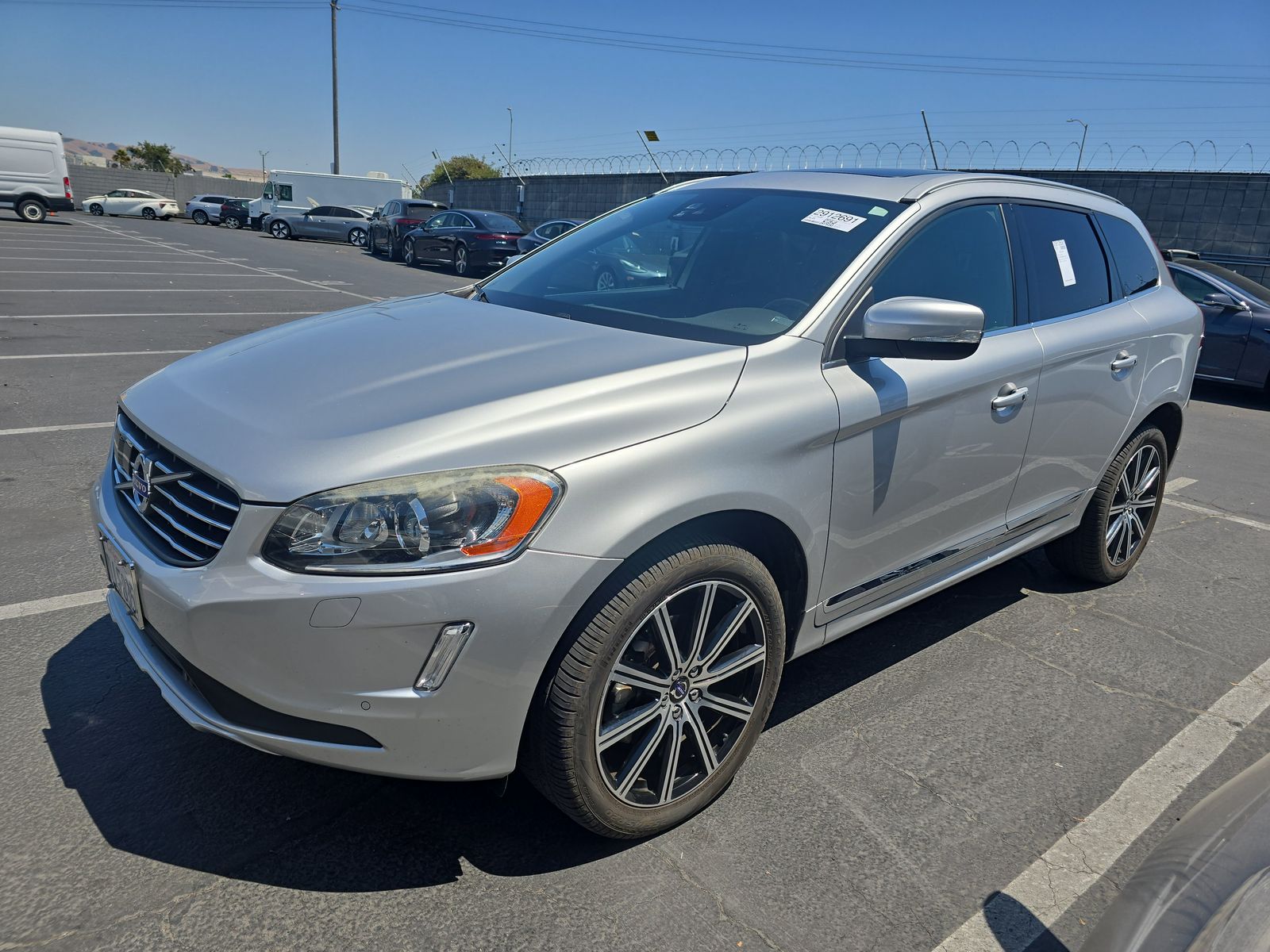 2015 Volvo XC60 T6 Platinum AWD