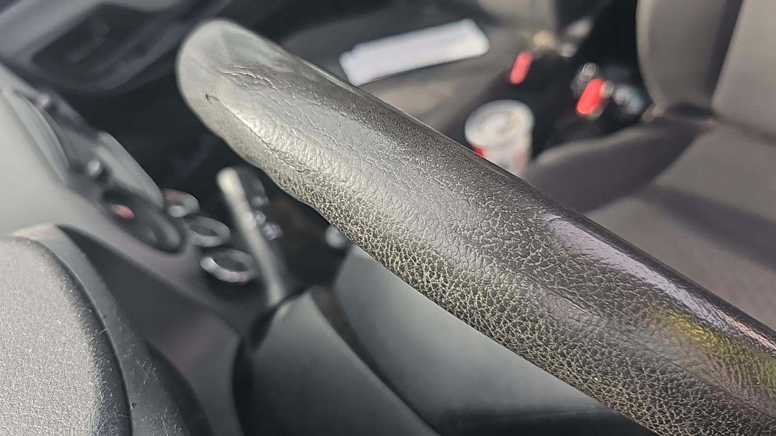 2015 Toyota Yaris L FWD