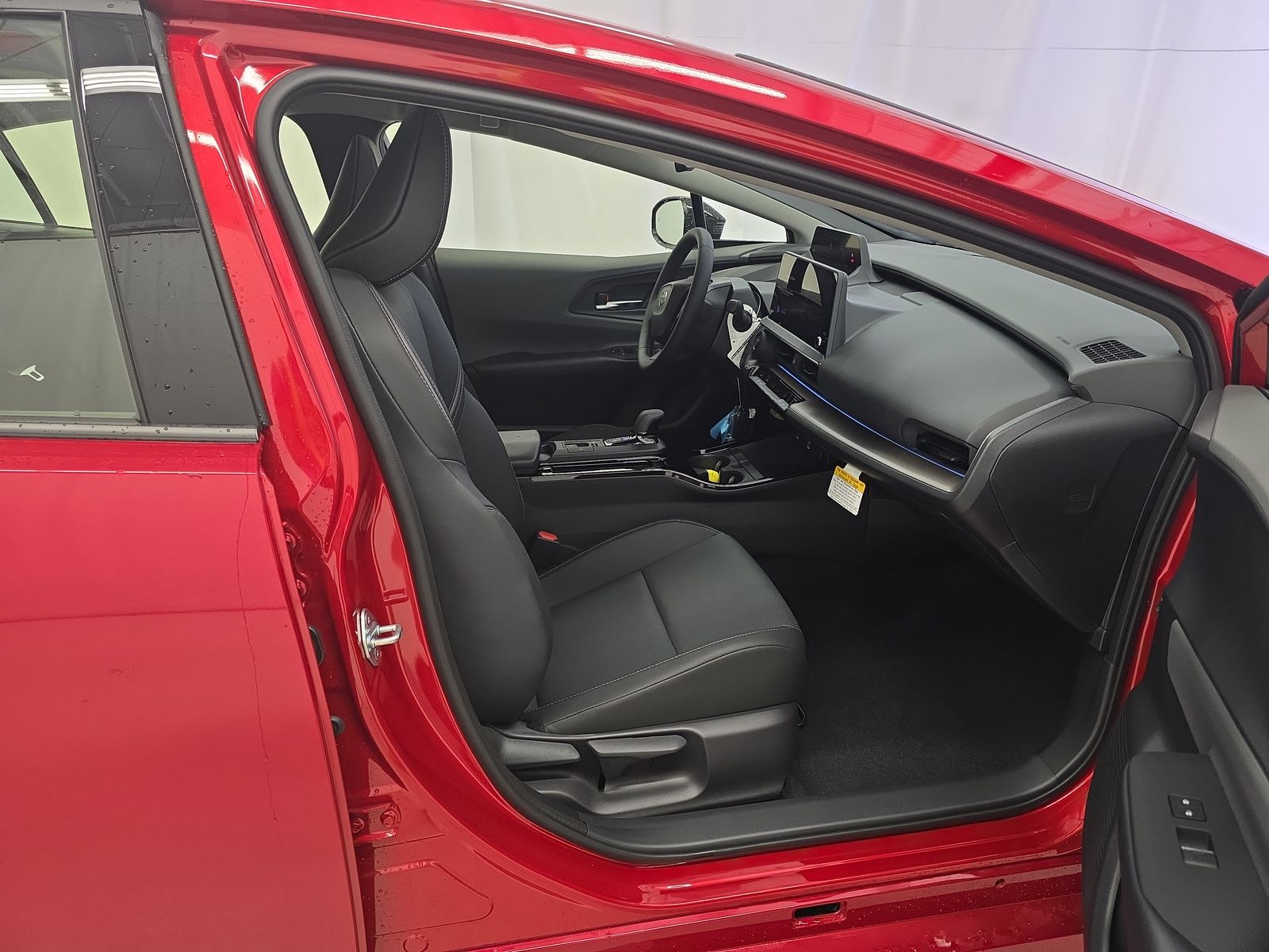 2025 Toyota Prius XLE FWD