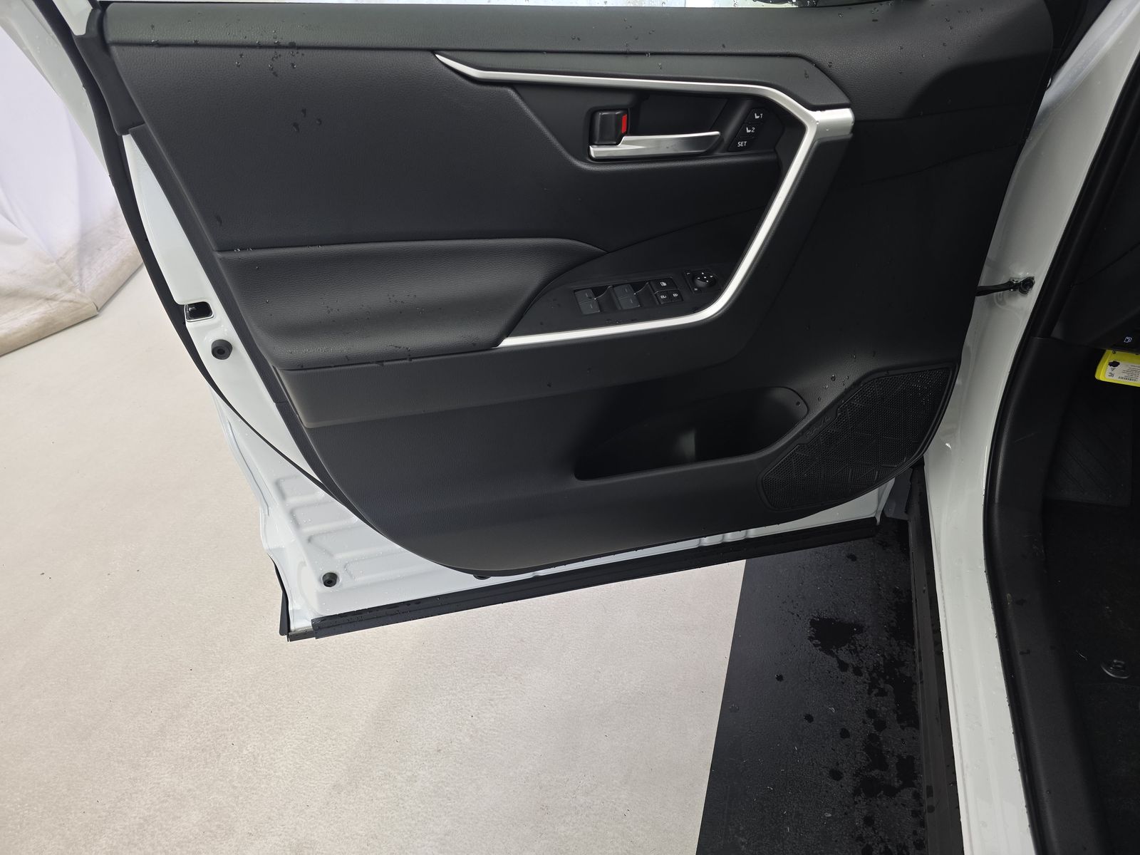 2025 Toyota RAV4 Hybrid XLE Premium AWD